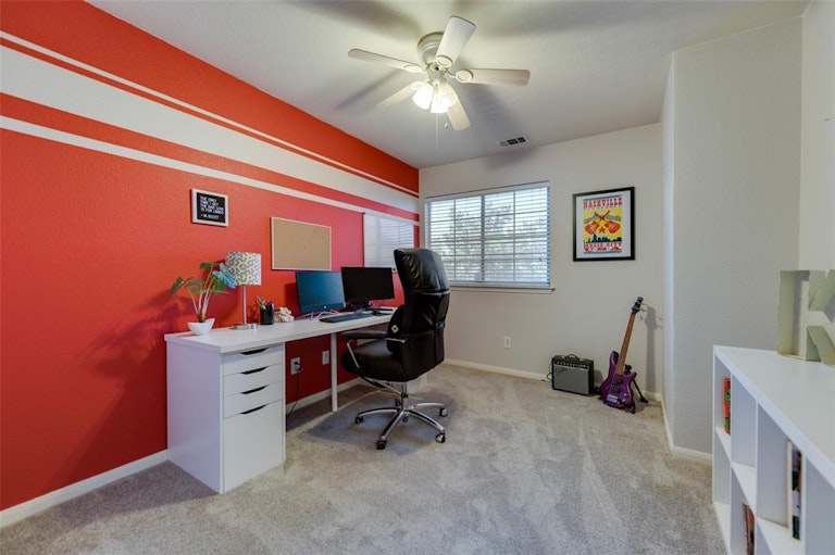 Photo 26 of 40 - 8801 Clearlake Dr, Rowlett, TX 75088