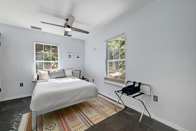 Photo 18 of 28 - 1207 Alta Vista Ave, Austin, TX 78704