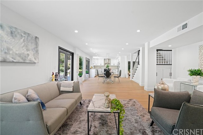 Photo 6 of 43 - 11905 Andasol Ave, Granada Hills, CA 91344