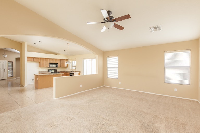 Photo 6 of 26 - 2215 W Peak View Rd, Phoenix, AZ 85085