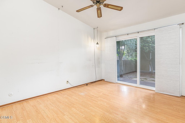 Photo 27 of 47 - 4050 Canyon Dell Dr, Altadena, CA 91001
