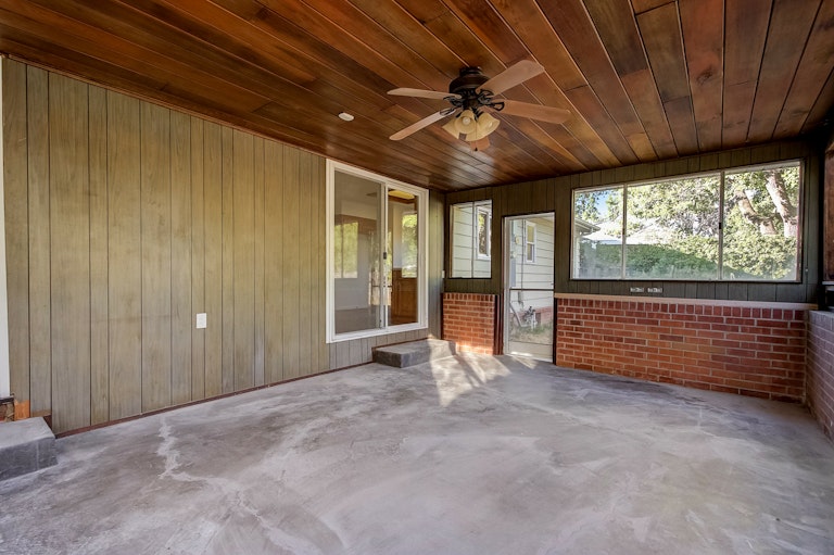 Photo 20 of 23 - 541 W D St S, Dixon, CA 95620