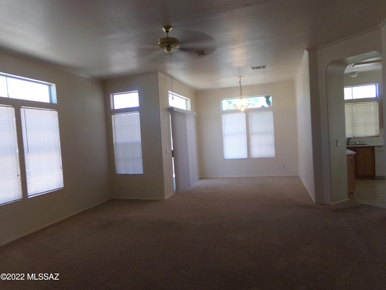 Photo 6 of 27 - 543 W Parkwood Ct, Green Valley, AZ 85614