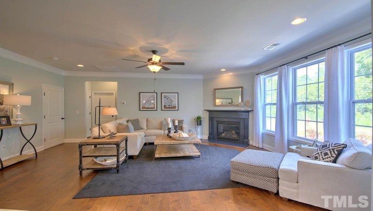 Photo 15 of 68 - 432 Bluffberry Way, Hillsborough, NC 27278
