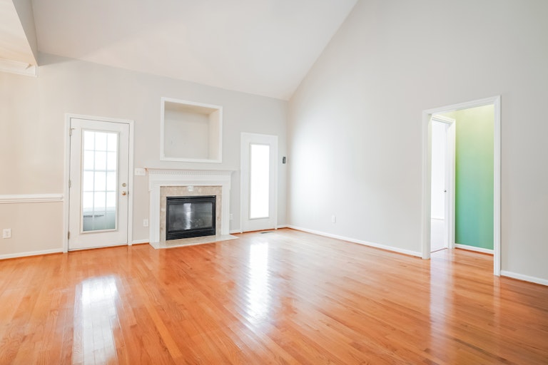 Photo 3 of 25 - 3308 Bellenden Pl, Raleigh, NC 27604