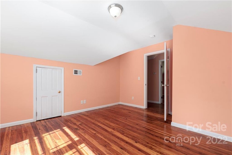 Photo 21 of 32 - 3617 Tuckaseegee Rd, Charlotte, NC 28208