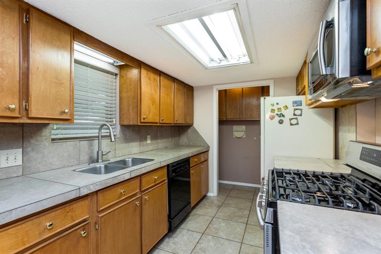 Photo 7 of 25 - 335 William Morton Dr, Richmond, TX 77406