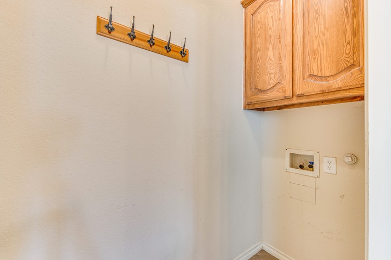 Photo 14 of 31 - 7809 Loma Alta Trl, McKinney, TX 75070