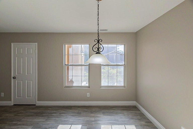 Photo 9 of 33 - 363 Selkirk Dr, Corona, CA 92881
