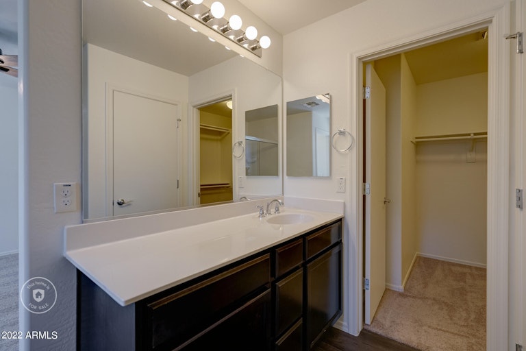 Photo 7 of 26 - 2338 N 73rd Ln, Phoenix, AZ 85035