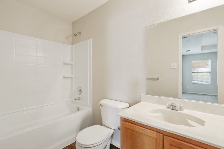 Photo 19 of 26 - 16728 Woodside Dr, Justin, TX 76247