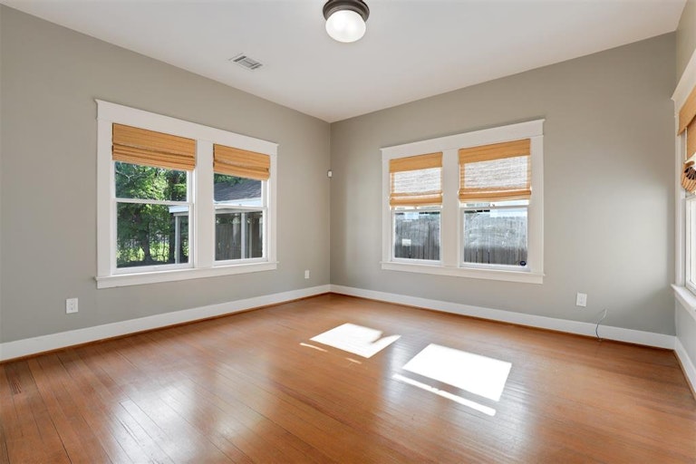 Photo 17 of 26 - 1616 Vassar St, Houston, TX 77006