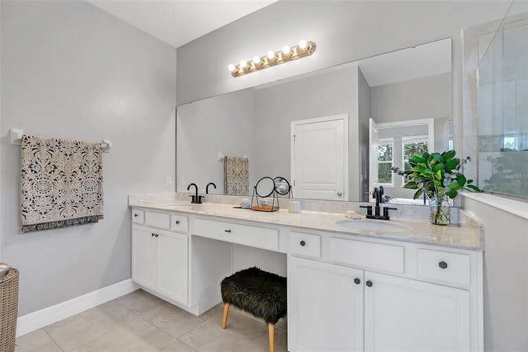 Photo 16 of 31 - 2048 Napoli Dr, Saint Cloud, FL 34771