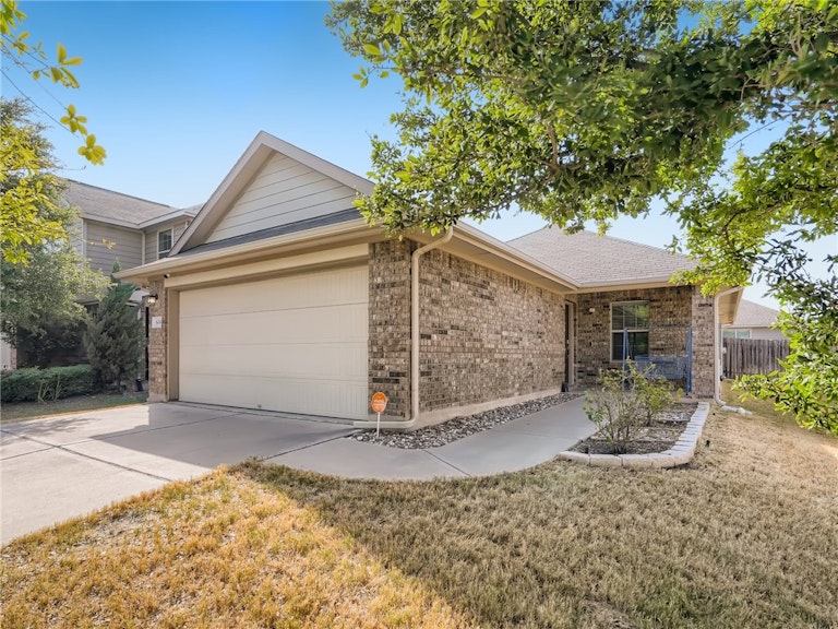 Photo 2 of 28 - 604 Mourning Dove Ln, Leander, TX 78641