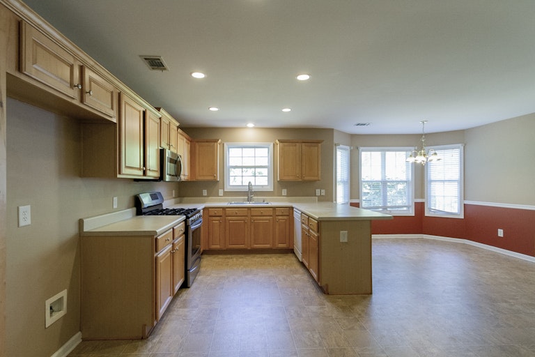 Photo 2 of 42 - 8775 Amberfield Dr, Gainesville, GA 30506
