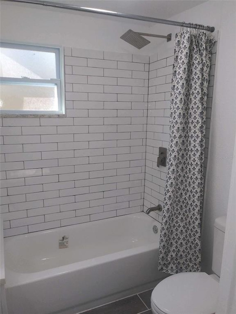 Photo 21 of 28 - 5832 10th St, Zephyrhills, FL 33542