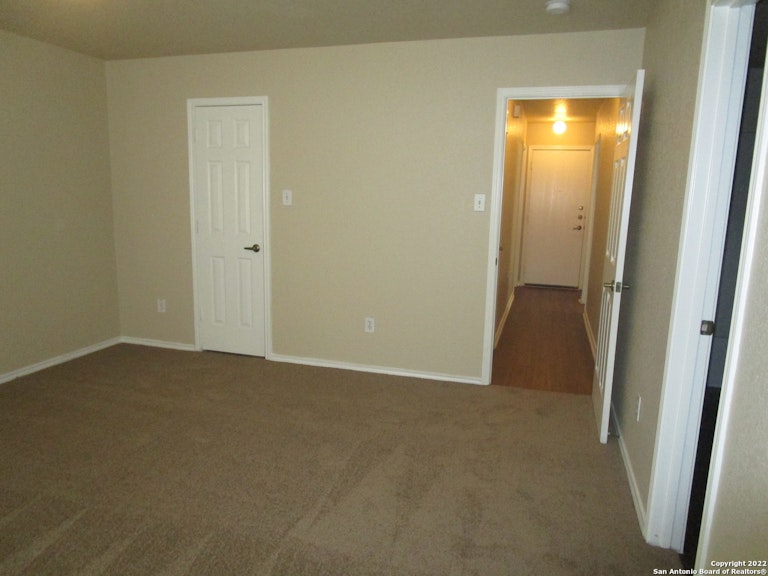 Photo 14 of 15 - 10604 Staggering Crk, San Antonio, TX 78254
