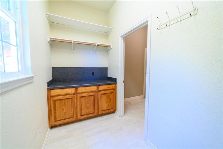 Photo 23 of 40 - 575 Chandler Dr, Aledo, TX 76008