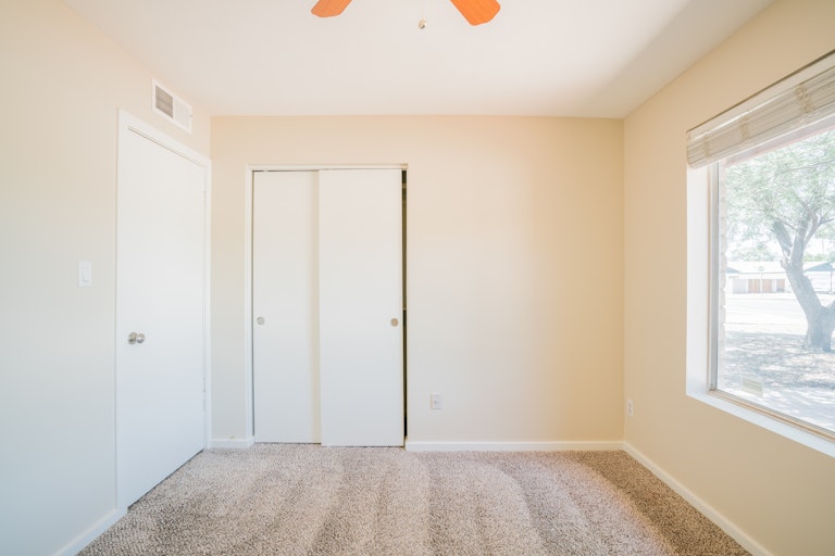 Photo 16 of 19 - 4931 W Mountain View Rd, Glendale, AZ 85302