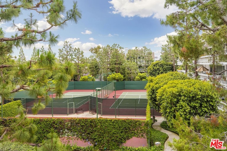Photo 33 of 41 - 4342 Redwood Ave Unit C308, Marina Del Rey, CA 90292