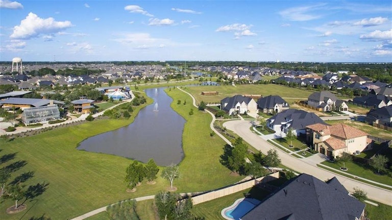Photo 8 of 15 - 6602 Mirabeau Ln, Katy, TX 77493