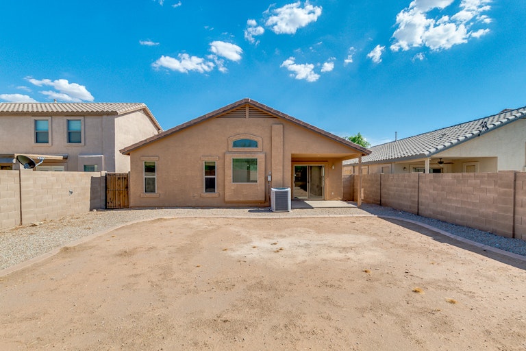 Photo 5 of 21 - 1298 W Hereford Dr, San Tan Valley, AZ 85143