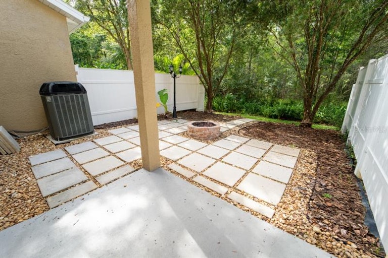 Photo 43 of 71 - 8105 Stone Leaf Ln, Tampa, FL 33647
