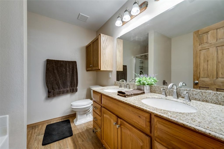 Photo 21 of 27 - 4816 Cedar Crest Dr, McKinney, TX 75070