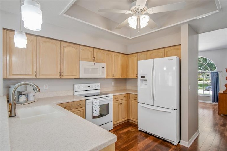 Photo 17 of 50 - 1719 Woodpond Way, Lutz, FL 33559