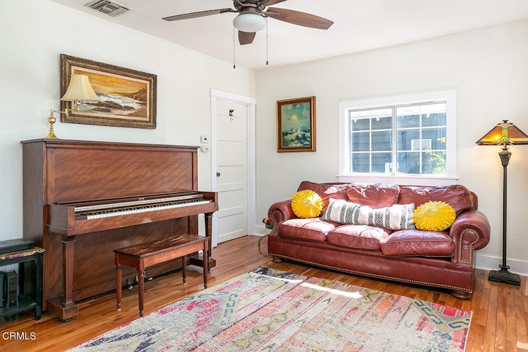 Photo 5 of 29 - 6214 Springvale Dr, Los Angeles, CA 90042