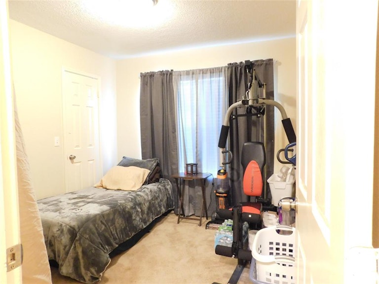 Photo 13 of 25 - 3910 Spring Meadow Dr, Pearland, TX 77584