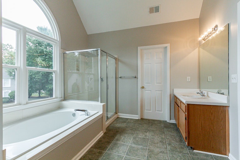 Photo 6 of 23 - 1016 Brentmoor Ln NW, Kennesaw, GA 30144