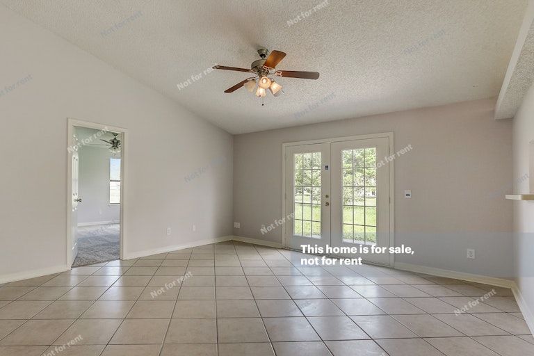 Photo 17 of 31 - 1937 Apopka Dr, Middleburg, FL 32068