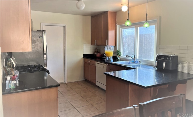 Photo 3 of 12 - 12370 Kitching St, Moreno Valley, CA 92557