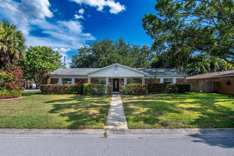 Photo 1 of 23 - 6440 27th Ave N, Saint Petersburg, FL 33710