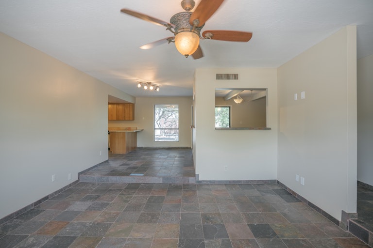 Photo 6 of 29 - 2850 E North Ln, Phoenix, AZ 85028