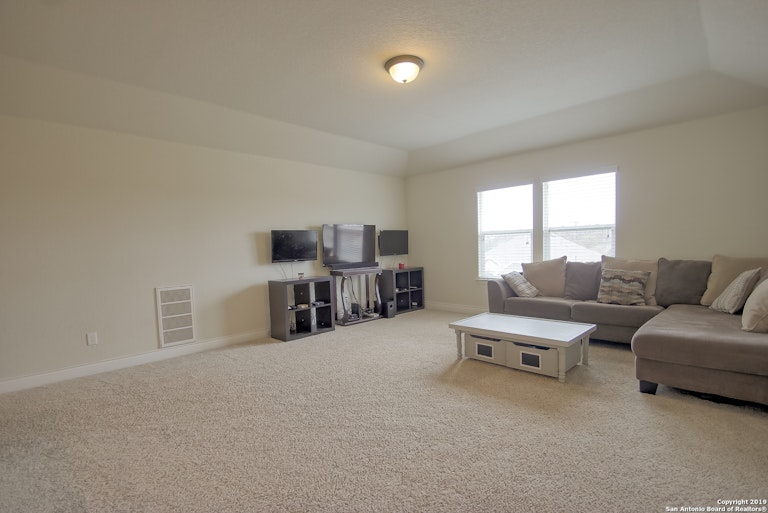 Photo 20 of 25 - 27403 Valle Blf, Boerne, TX 78015
