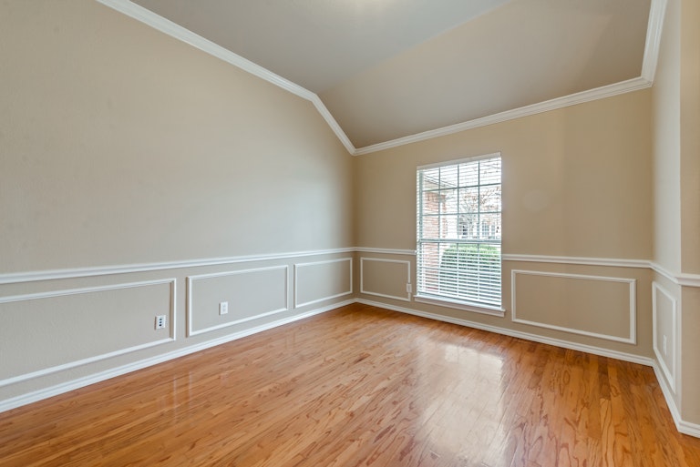 Photo 10 of 29 - 3954 Wisteria Ln, Haltom City, TX 76137