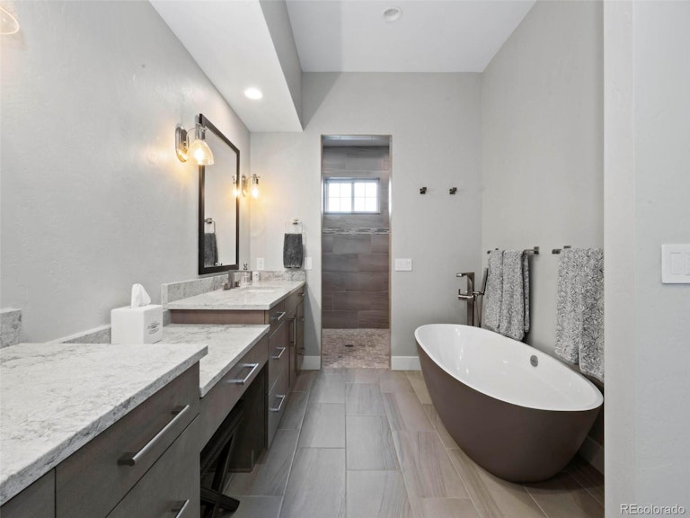 Photo 21 of 37 - 5168 Le Duc Dr, Castle Rock, CO 80108