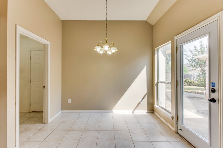 Photo 11 of 35 - 8160 Wales Dr, Frisco, TX 75035