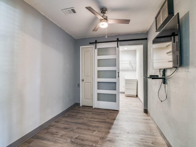 Photo 12 of 16 - 3220 Moon Dr, Mesquite, TX 75150