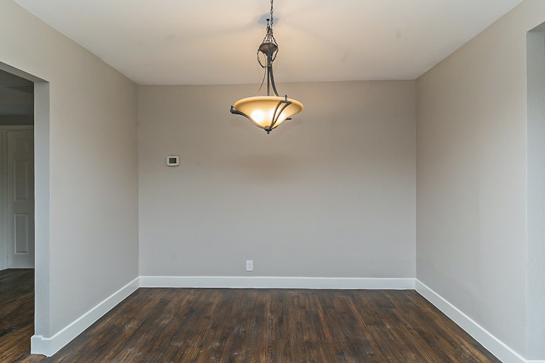 Photo 8 of 21 - 2812 E Ln, Fort Worth, TX 76116