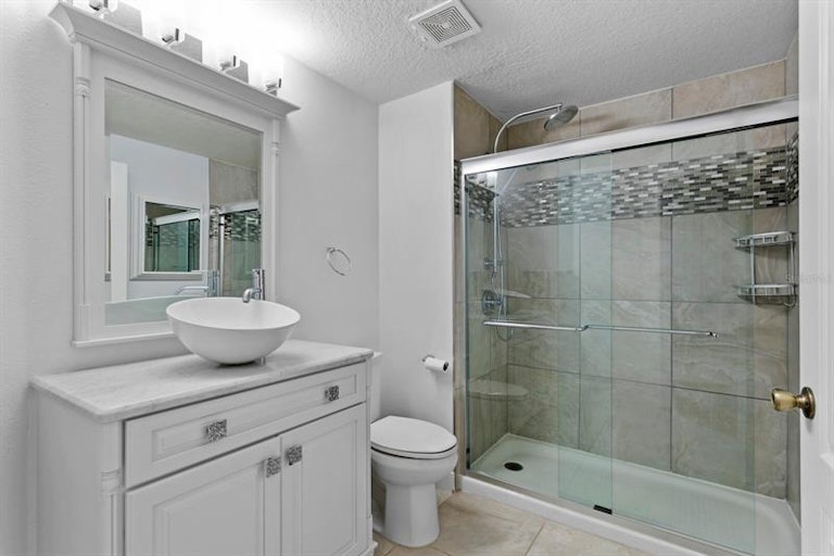 Photo 25 of 44 - 9313 Hunters Park Way, Tampa, FL 33647