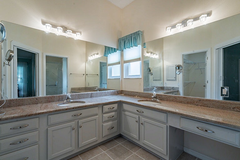 Photo 6 of 31 - 1044 Soledad Way, Lady Lake, FL 32159