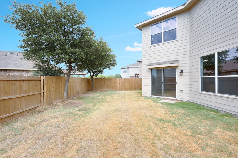 Photo 38 of 38 - 4909 Blue Top Dr, Fort Worth, TX 76179