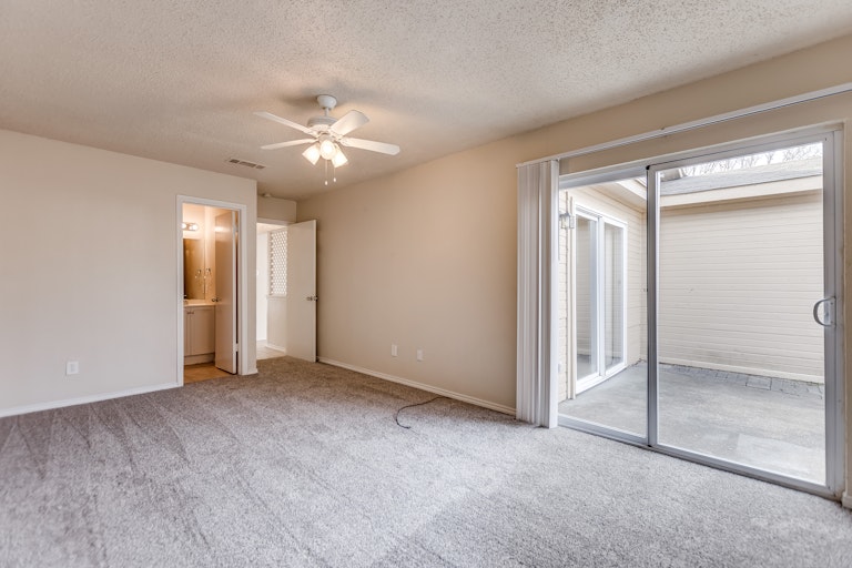 Photo 8 of 15 - 9911 Cedar Mountain Cir, Dallas, TX 75217