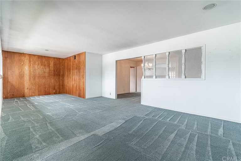 Photo 9 of 30 - 7003 E El Paseo St, Long Beach, CA 90815