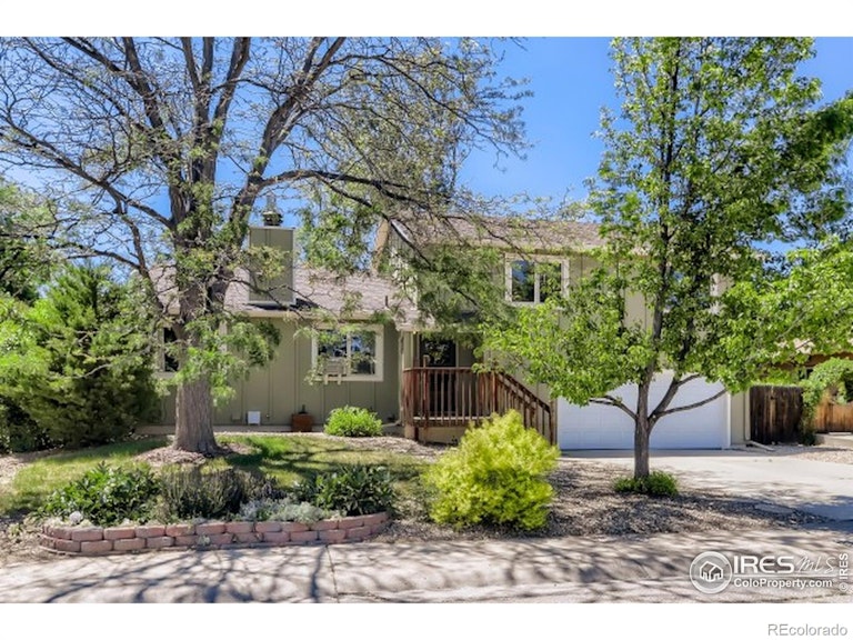 Photo 3 of 25 - 415 E Sutton Cir, Lafayette, CO 80026