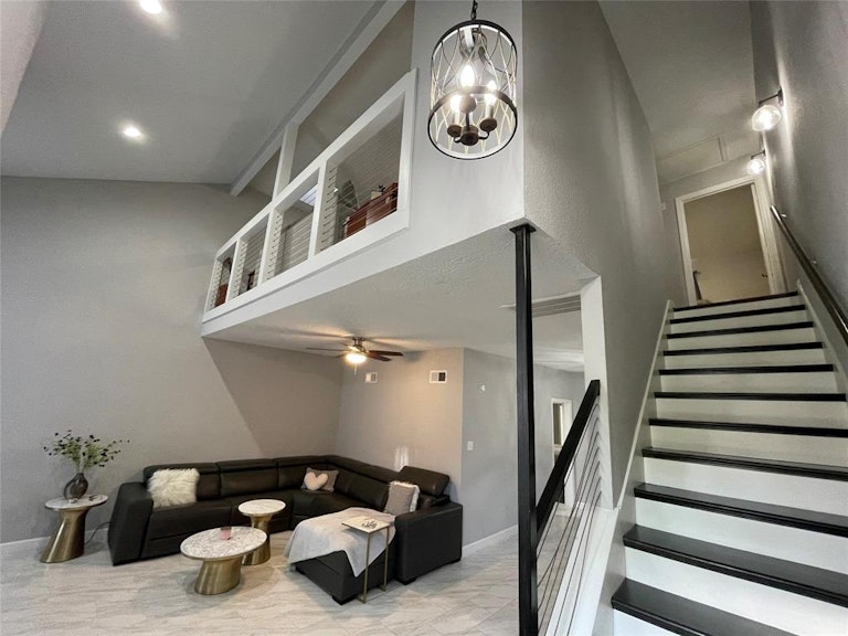 Photo 12 of 28 - 672 N Eldridge Pkwy, Houston, TX 77079