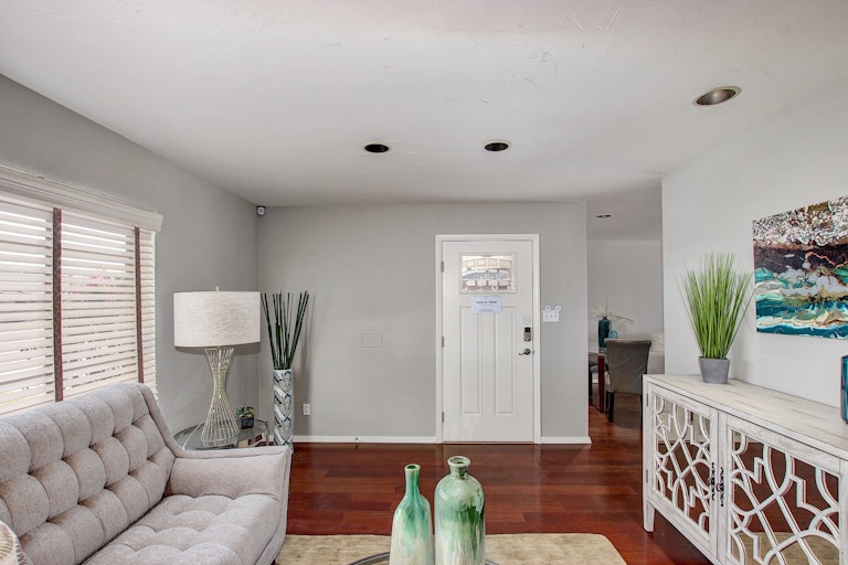 Photo 8 of 25 - 8730 E Hubbell St, Scottsdale, AZ 85257